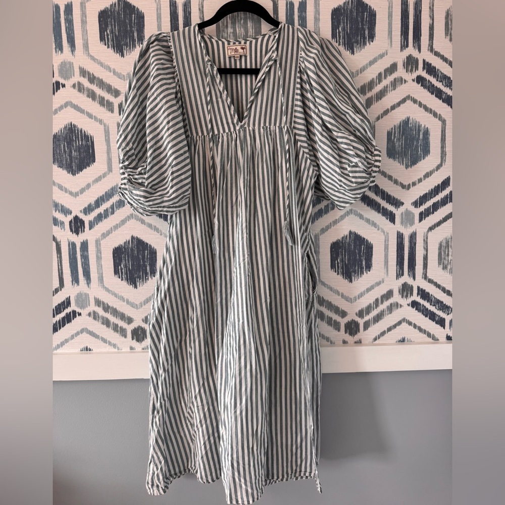 Striped V-Neck Midi Dress with Puff Sleeves - Green/White